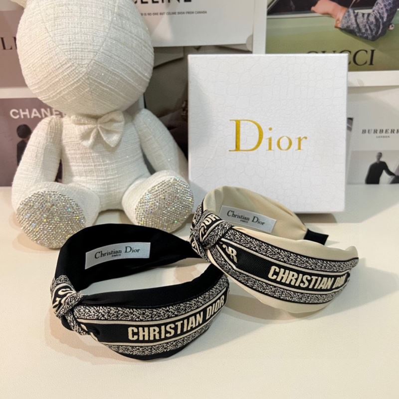 CHRISTIAN DIOR